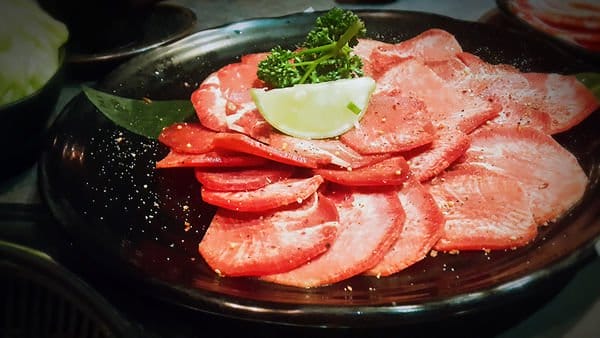 【好食分享】新竹必吃單點燒烤，不變的好滋味 新橋燒肉屋，就是要大口吃肉~