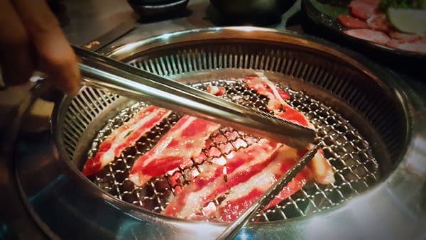 【好食分享】新竹必吃單點燒烤，不變的好滋味 新橋燒肉屋，就是要大口吃肉~