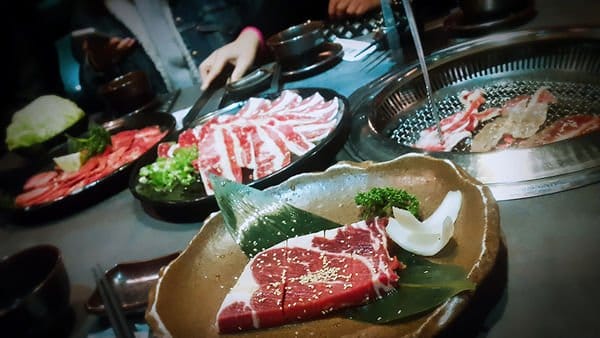 【好食分享】新竹必吃單點燒烤，不變的好滋味 新橋燒肉屋，就是要大口吃肉~