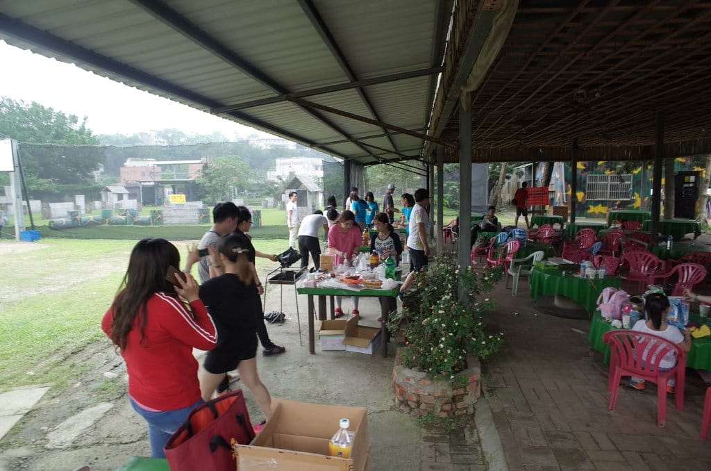 【旅遊樂活】新竹縣假日活動，諾曼第漆彈營~跟朋友一起漆彈烤肉，找回熱血動力