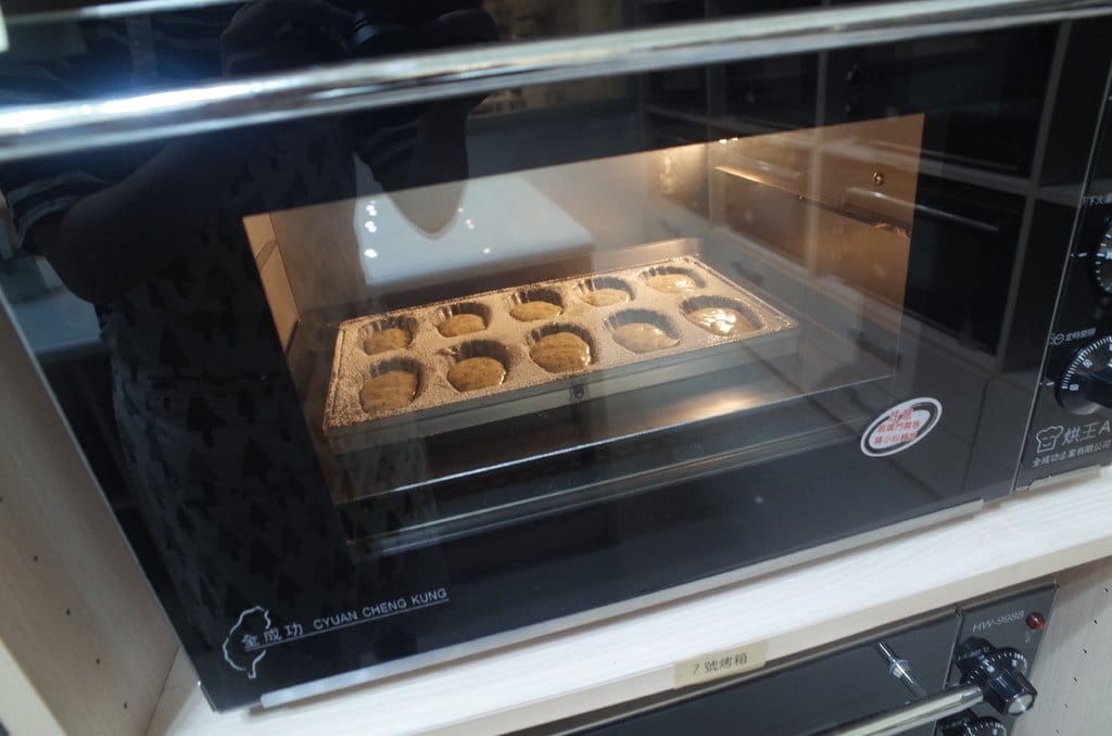 【好玩分享】新竹竹北第一家〝玩烘焙〞，一起體驗親子做蛋糕樂~跟好姊妹來也不錯呦。