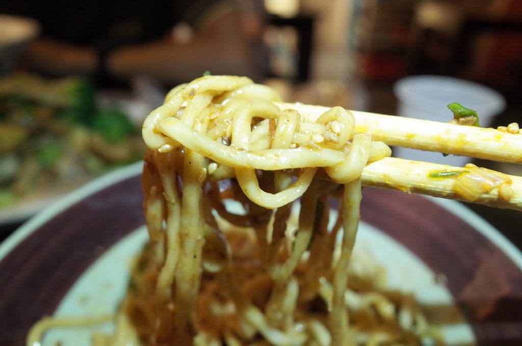 【好食分享】#ad 來桃園中壢必須要吃的〝必吃美食〞 三國麻辣豆腐鴨血，準備好挑戰你的視覺味蕾嗎?