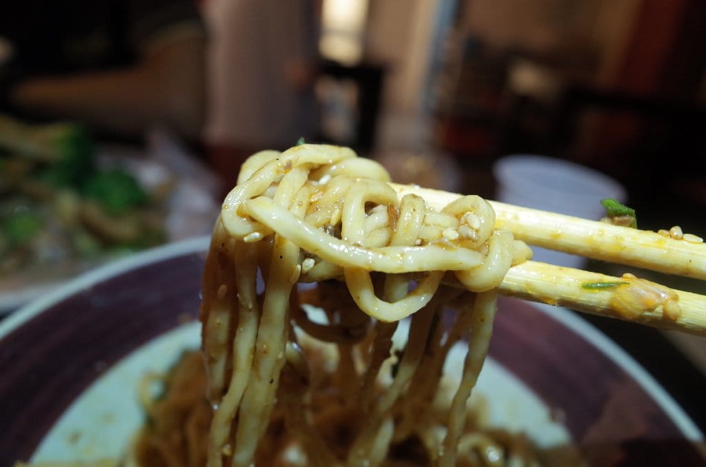 【好食分享】#ad 來桃園中壢必須要吃的〝必吃美食〞 三國麻辣豆腐鴨血，準備好挑戰你的視覺味蕾嗎?