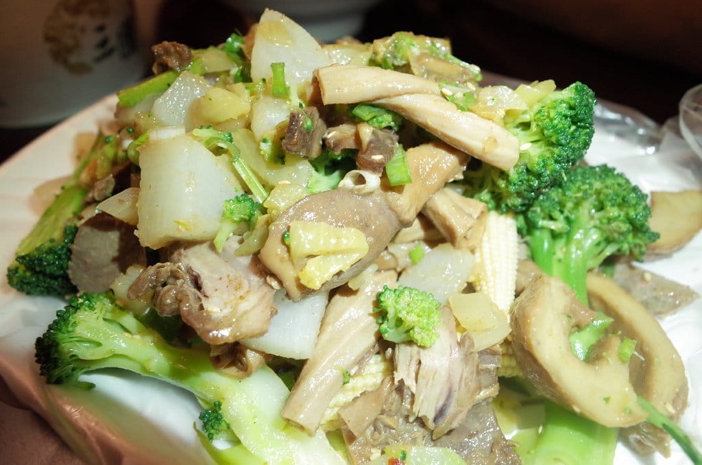 【好食分享】#ad 來桃園中壢必須要吃的〝必吃美食〞 三國麻辣豆腐鴨血，準備好挑戰你的視覺味蕾嗎?