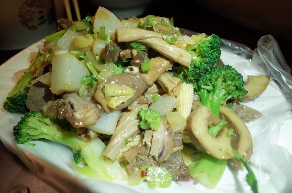 【好食分享】#ad 來桃園中壢必須要吃的〝必吃美食〞 三國麻辣豆腐鴨血，準備好挑戰你的視覺味蕾嗎?