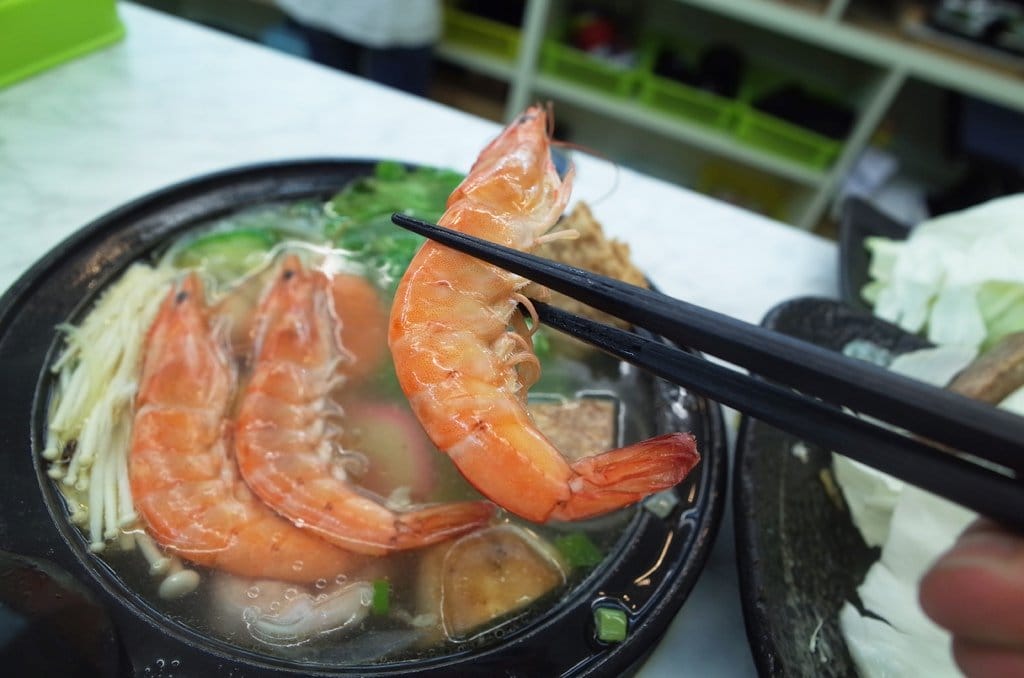 【好食分享】#ad 苗栗竹南〝醉食在〞風味石頭養生火鍋，特色偉士牌車友火鍋店