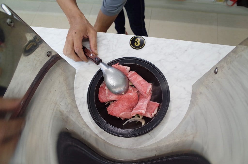 【好食分享】#ad 苗栗竹南〝醉食在〞風味石頭養生火鍋，特色偉士牌車友火鍋店