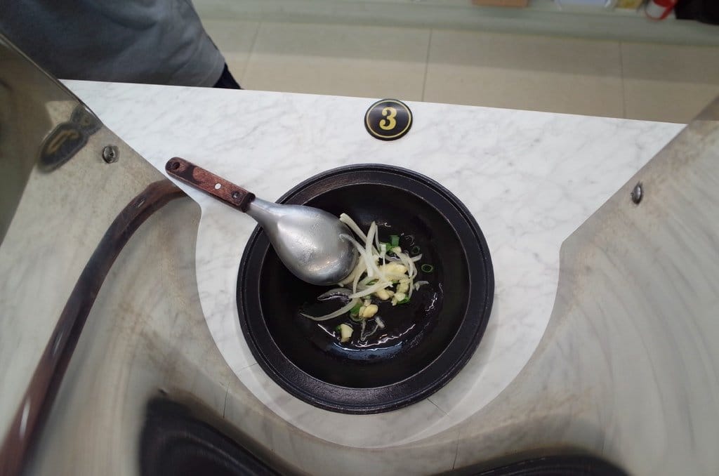 【好食分享】#ad 苗栗竹南〝醉食在〞風味石頭養生火鍋，特色偉士牌車友火鍋店