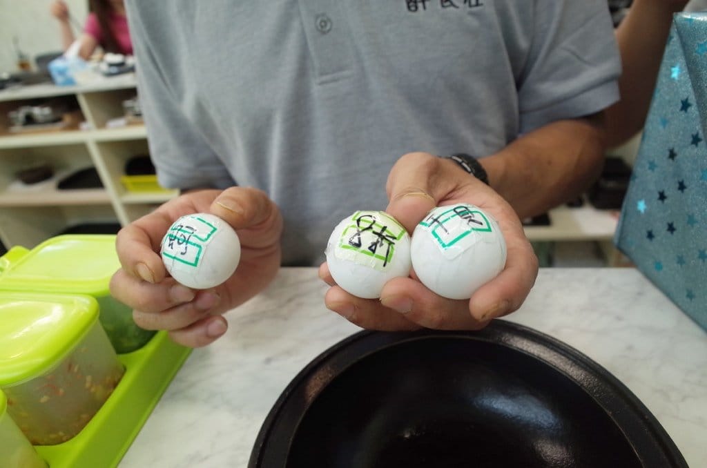 【好食分享】#ad 苗栗竹南〝醉食在〞風味石頭養生火鍋，特色偉士牌車友火鍋店