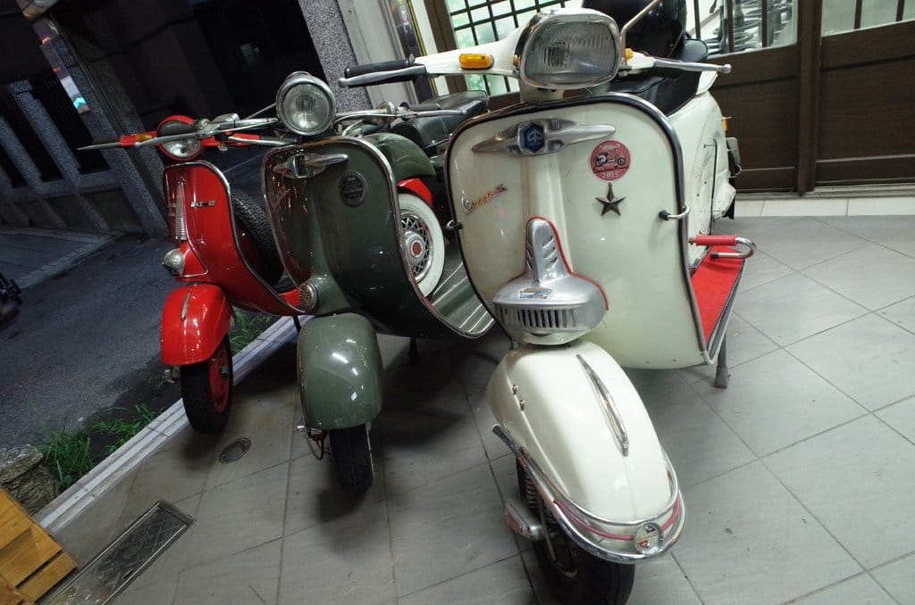 【好食分享】#ad 苗栗竹南〝醉食在〞風味石頭養生火鍋，特色偉士牌車友火鍋店