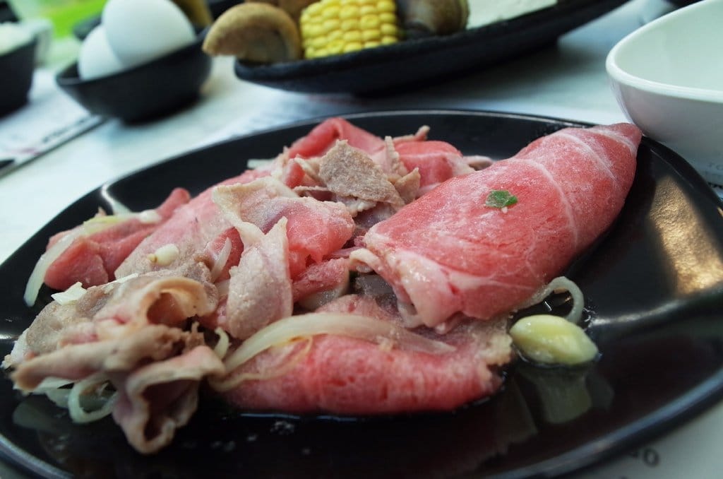 【好食分享】#ad 苗栗竹南〝醉食在〞風味石頭養生火鍋，特色偉士牌車友火鍋店