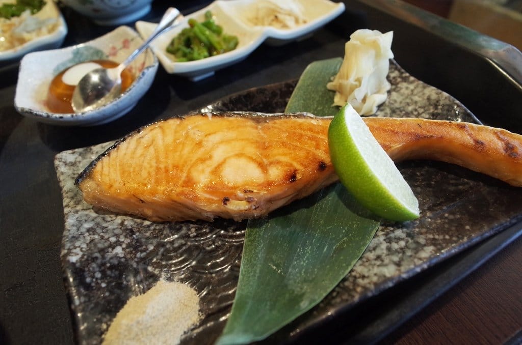 【好食分享】#ad 新竹銀川日式料理，尋找巷子的熱門定食日式料理美食，近新竹火車站。