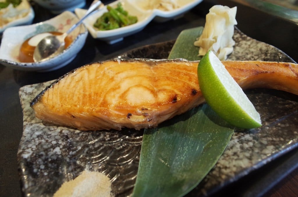 【好食分享】#ad 新竹銀川日式料理，尋找巷子的熱門定食日式料理美食，近新竹火車站。