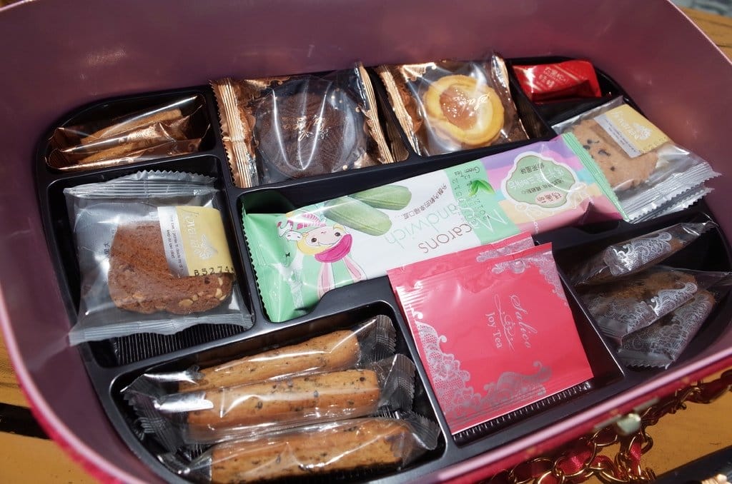 【好物分享】#ad「大黑松小倆口」新品 玫瑰花園結婚喜餅禮盒 幸福的開箱文