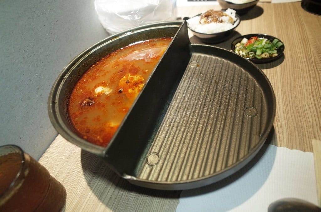 【好食分享】#ad 苗栗頭份美食 7/1號新開幕 湯二木 平價精緻鍋物 ，拍照打卡送燈飲料 必點〝鍋井燒〞