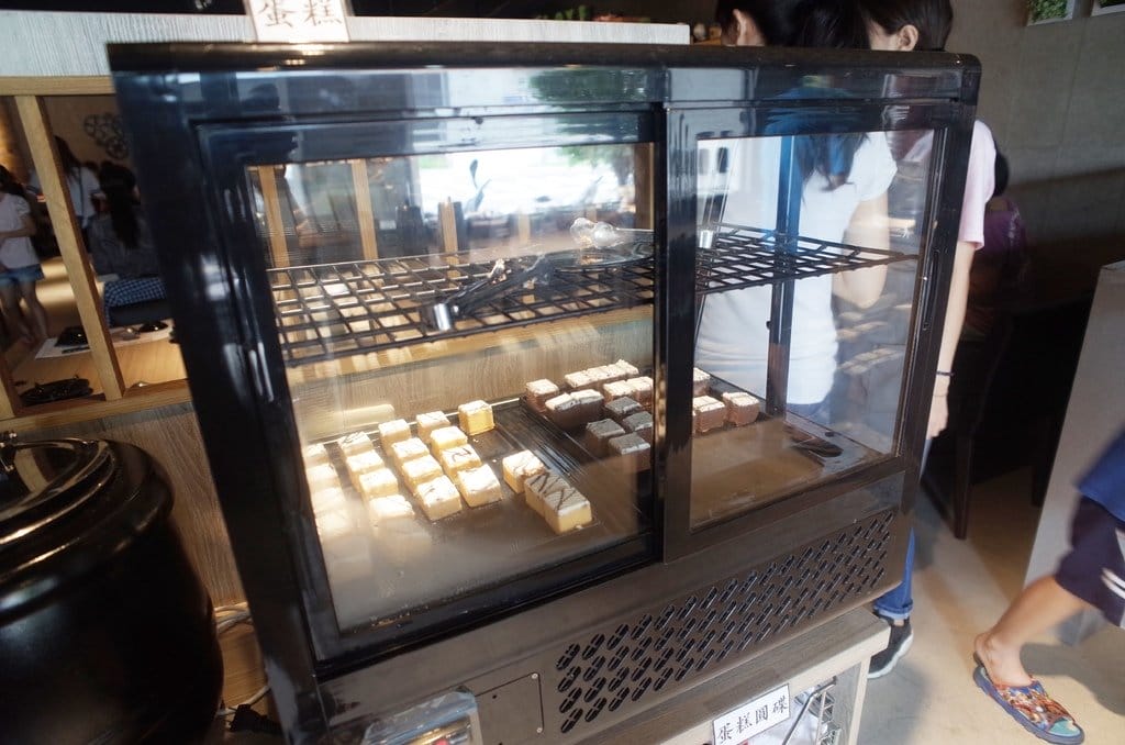 【好食分享】#ad 苗栗頭份美食 7/1號新開幕 湯二木 平價精緻鍋物 ，拍照打卡送燈飲料 必點〝鍋井燒〞