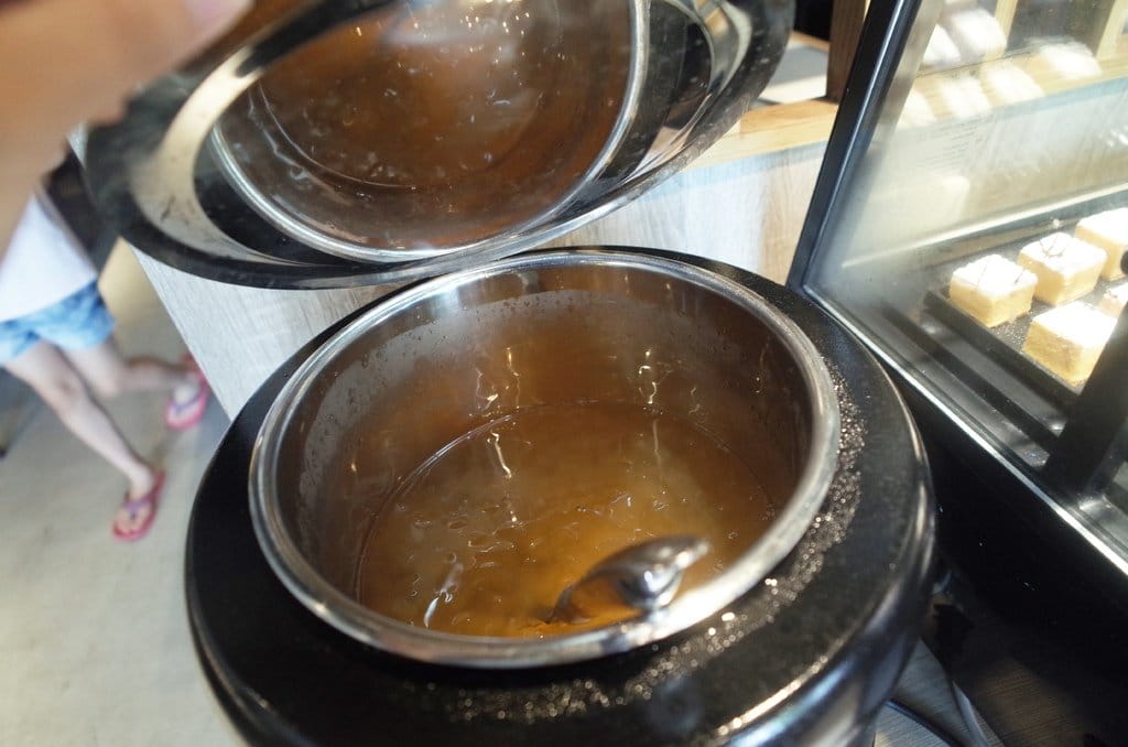 【好食分享】#ad 苗栗頭份美食 7/1號新開幕 湯二木 平價精緻鍋物 ，拍照打卡送燈飲料 必點〝鍋井燒〞