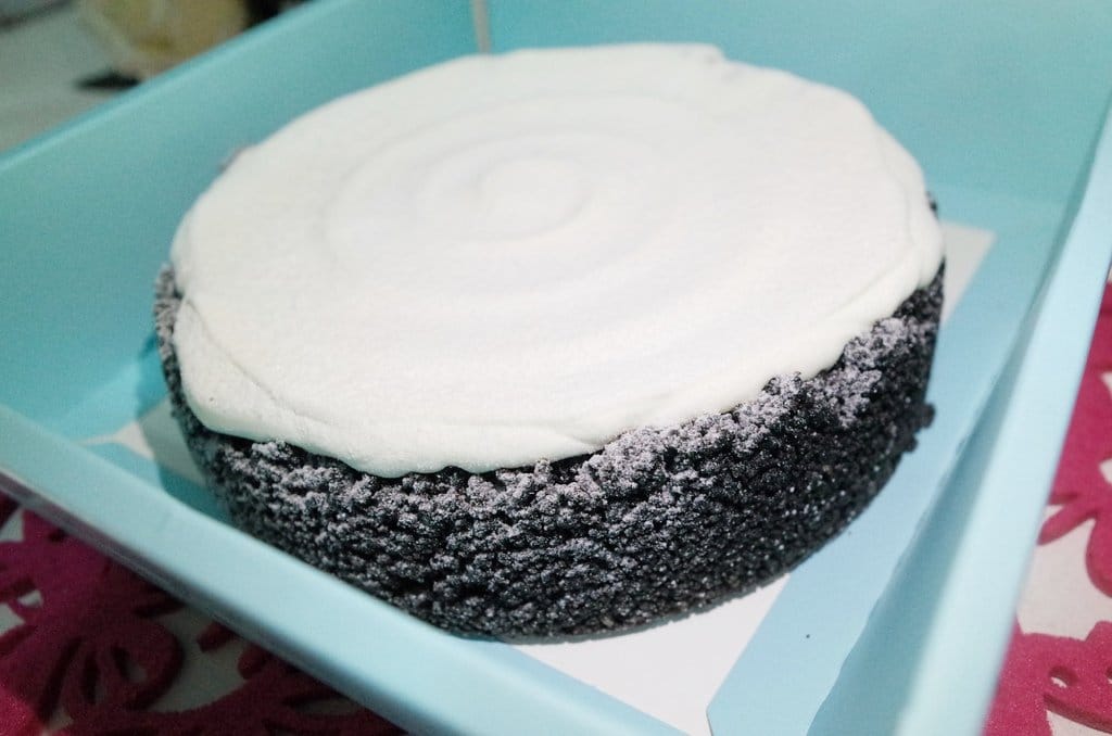 【生活分享】宅配甜點 喬伊絲 手作甜品工作室 黑岩雪嵐起士 #看著都會流口水