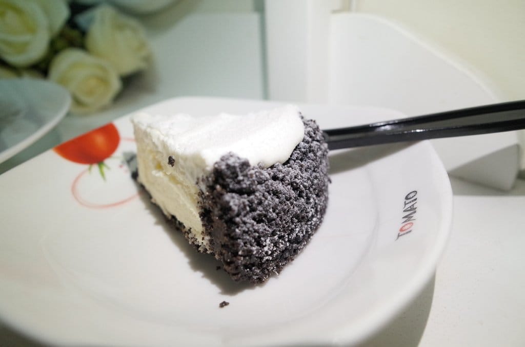 【生活分享】宅配甜點 喬伊絲 手作甜品工作室 黑岩雪嵐起士 #看著都會流口水