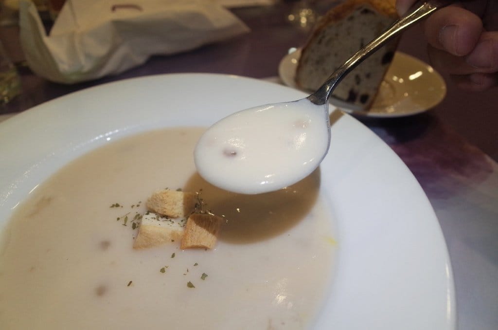 【好食分享】苗栗卓蘭 超美DER青青草原，自然風情風箏餐廳 大仁哥我來了!!