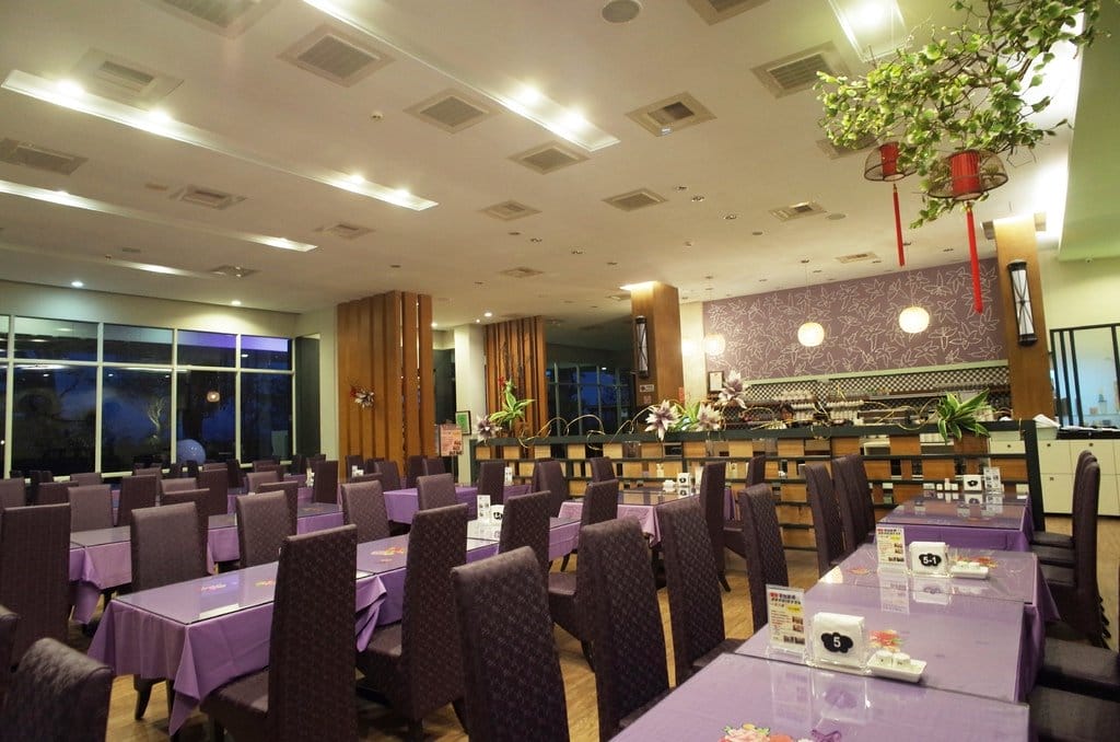 【好食分享】苗栗卓蘭 超美DER青青草原，自然風情風箏餐廳 大仁哥我來了!!