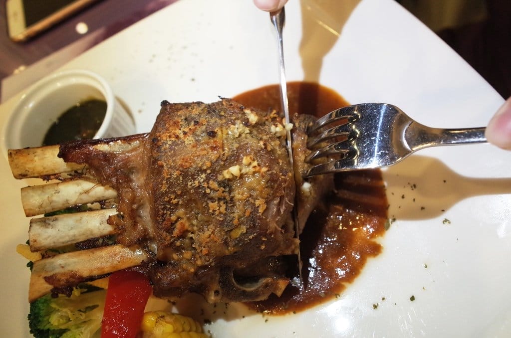 【好食分享】苗栗卓蘭 超美DER青青草原，自然風情風箏餐廳 大仁哥我來了!!