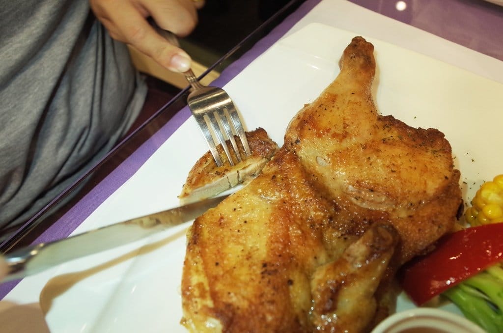 【好食分享】苗栗卓蘭 超美DER青青草原，自然風情風箏餐廳 大仁哥我來了!!