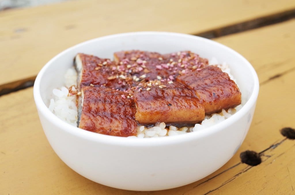 【好食分享】宅配 愛現寶ishowbow  在家就可以吃到 日式頂級蒲燒鰻