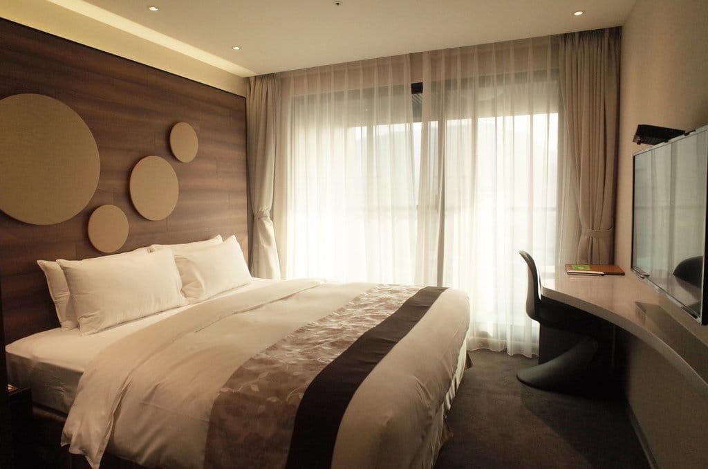 【旅遊樂活】台北松山住宿靠捷運後山埤站 洛碁大飯店松山館