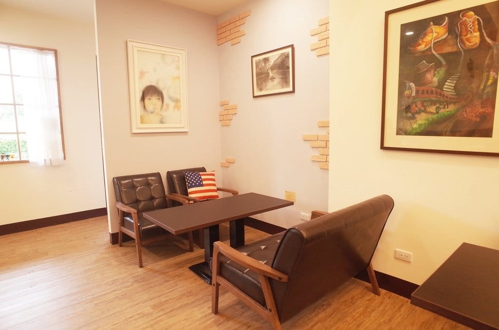 【好食分享】新竹竹北 寵物友善餐廳一個放鬆的小角落 貓爪咖啡 鋼彈同好會(好停車) - 第11張圖 【好食分享】新竹竹北 寵物友善餐廳一個放鬆的小角落 貓爪咖啡 鋼彈同好會(好停車)