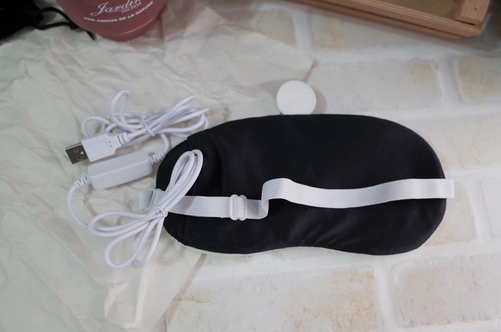 【好物分享】DreamKiss 療癒系實用小物 怪獸熱敷眼罩 讓它吃掉你的眼睛不適