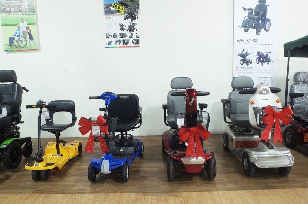 【生活分享】新竹必翔銀髮樂活館，選擇更多！為長輩提供專業的輔具、電動車 文末抽獎呦!!