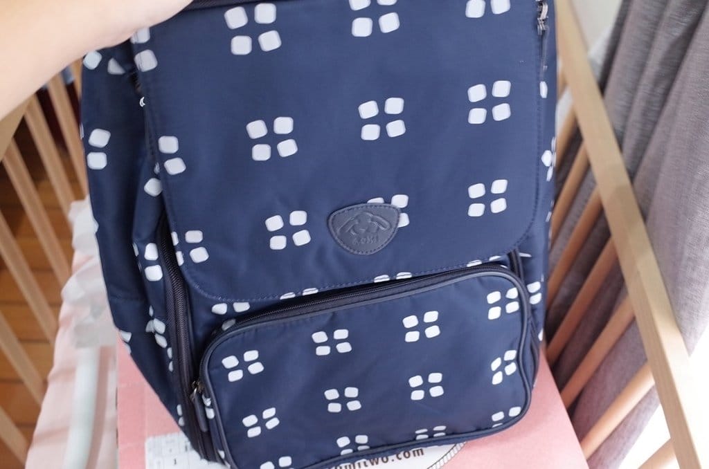 【育兒分享】媽咪外出好方便,超大空間好順手 ROMI 羅米兔 牽守包 - 第12張圖 【育兒分享】媽咪外出好方便,超大空間好順手 ROMI 羅米兔 牽守包