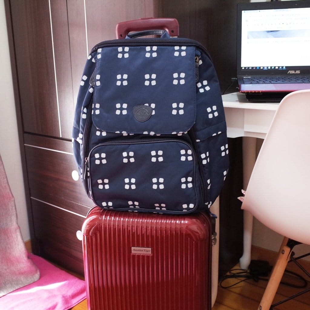 【育兒分享】媽咪外出好方便,超大空間好順手 ROMI 羅米兔 牽守包 - 第14張圖 【育兒分享】媽咪外出好方便,超大空間好順手 ROMI 羅米兔 牽守包