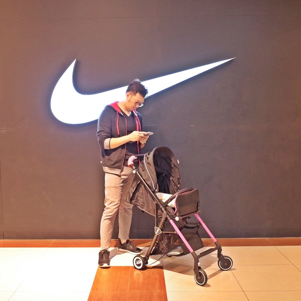 【育兒分享】Twins時尚輕便1+1手推車 PUKU藍色企鵝 輕鬆收納好方便 - 第6張圖 【育兒分享】Twins時尚輕便1+1手推車 PUKU藍色企鵝 輕鬆收納好方便