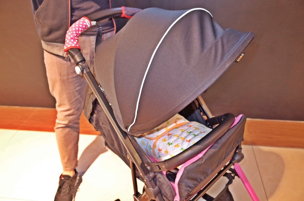 【育兒分享】Twins時尚輕便1+1手推車 PUKU藍色企鵝 輕鬆收納好方便 - 第9張圖 【育兒分享】Twins時尚輕便1+1手推車 PUKU藍色企鵝 輕鬆收納好方便