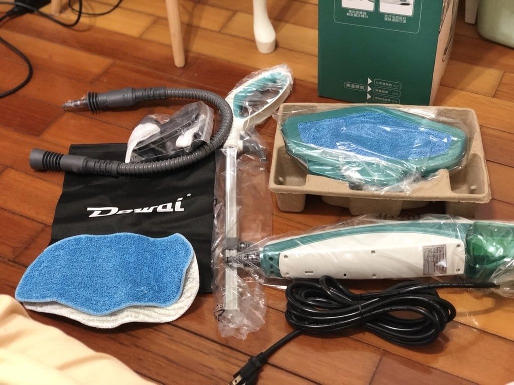 【生活分享】Dowai 直立/手持 12合1複合式蒸氣拖把,給寶寶一個沒有細菌、塵蹣的好環境 - 第8張圖 【生活分享】Dowai 直立/手持 12合1複合式蒸氣拖把,給寶寶一個沒有細菌、塵蹣的好環境