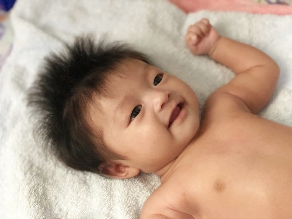 【育兒分享】「寶草園」Little Butterfly London 倫敦小蝴蝶，按摩小布丁Hen舒服