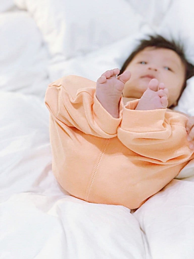 【育兒分享】小布丁與小小家的BABY TALK，新生兒衣服、嬰兒紗布衣、精梳棉，舒服好穿搭。