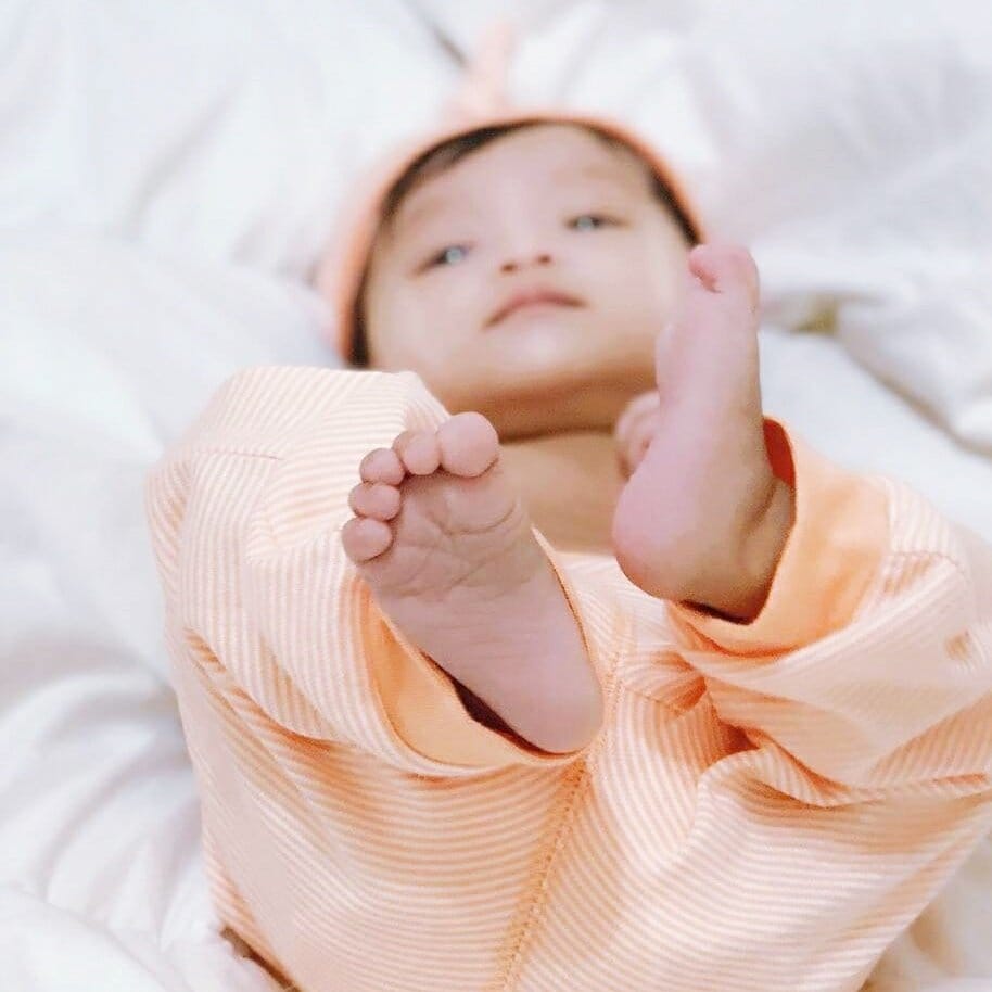 【育兒分享】小布丁與小小家的BABY TALK，新生兒衣服、嬰兒紗布衣、精梳棉，舒服好穿搭。