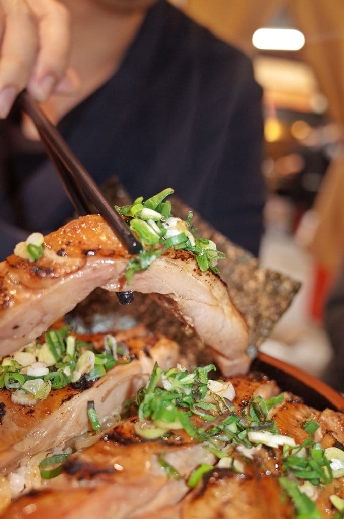 【好食分享】新竹北門街 川牛木石亭 銷魂燒肉丼飯，CP值超高的日式宵夜餐廳