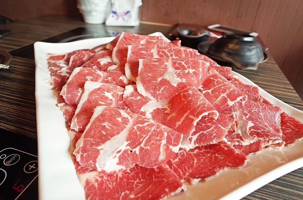 【好食分享】頭份尚順平價美味，超狂牛肉大口吃，開鍋精緻涮涮鍋吃到不要不要的