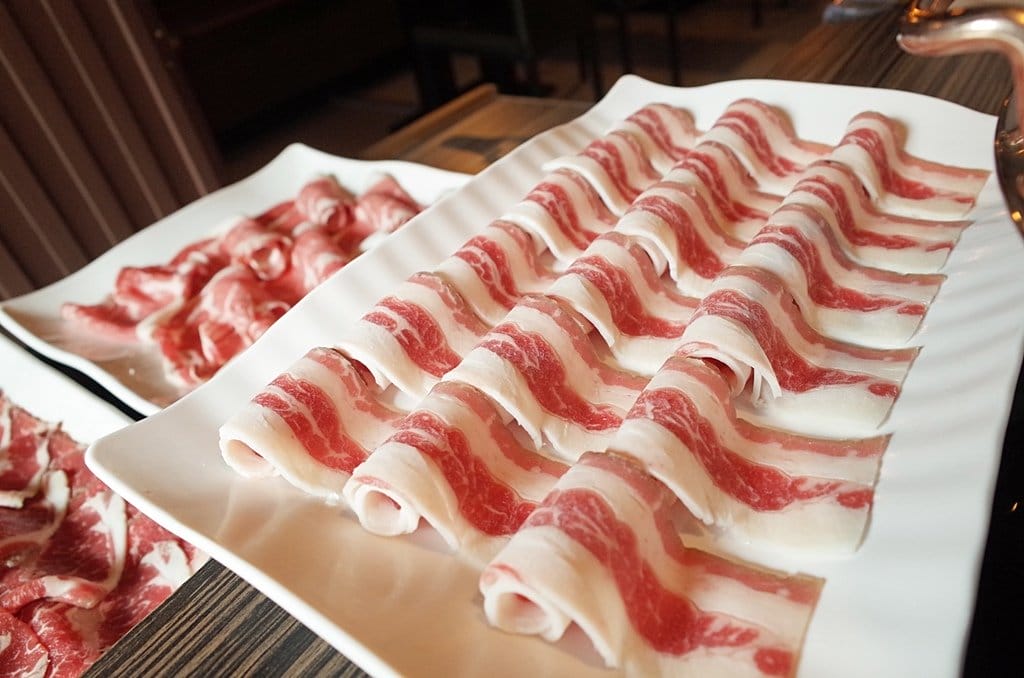 【好食分享】頭份尚順平價美味，超狂牛肉大口吃，開鍋精緻涮涮鍋吃到不要不要的