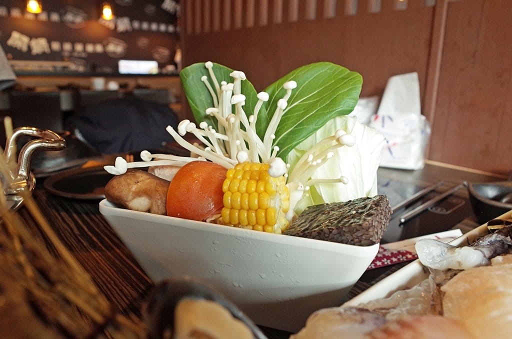 【好食分享】頭份尚順平價美味，超狂牛肉大口吃，開鍋精緻涮涮鍋吃到不要不要的