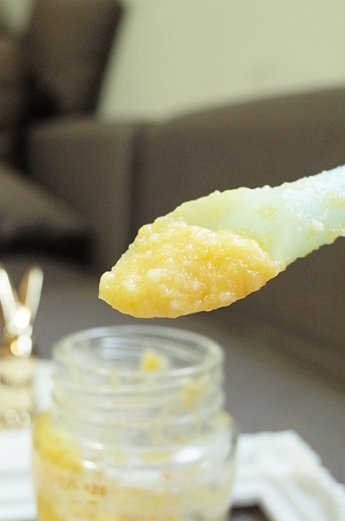 【育兒分享】4M+17D 小布丁的收涎禮物 蒂芬妮藍咬咬全矽膠湯全矽膠匙，Nikki Angel 副食品神物