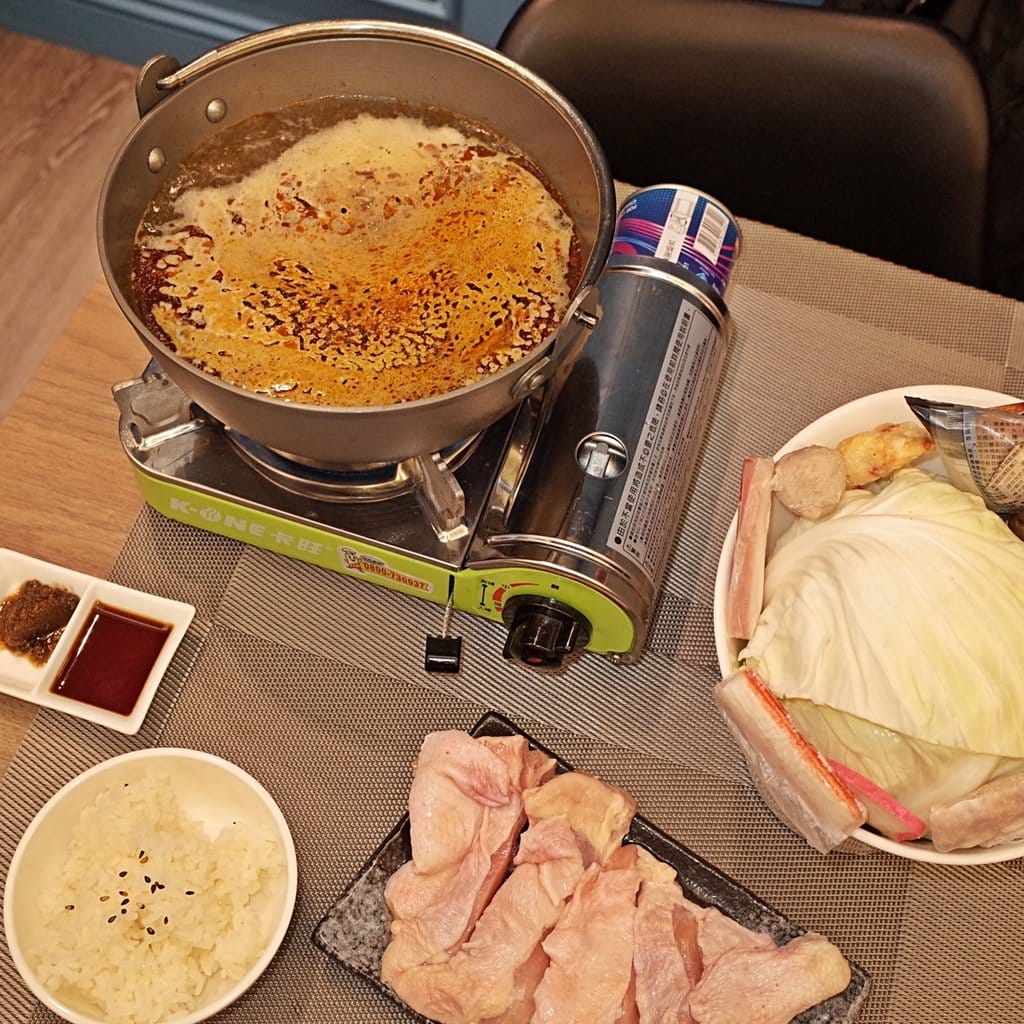 【好食分享】新竹西大路遠百附近Only創意料理，超夢幻的貴婦姊妹約會據點