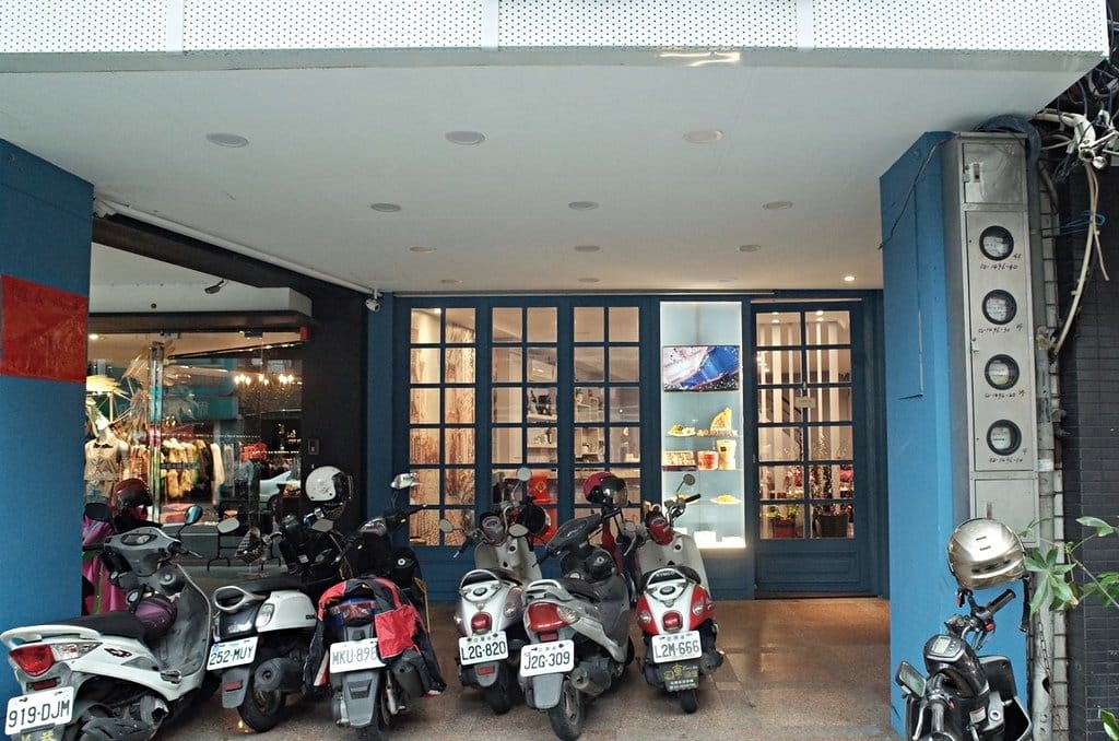 【好食分享】新竹西大路遠百附近Only創意料理，超夢幻的貴婦姊妹約會據點