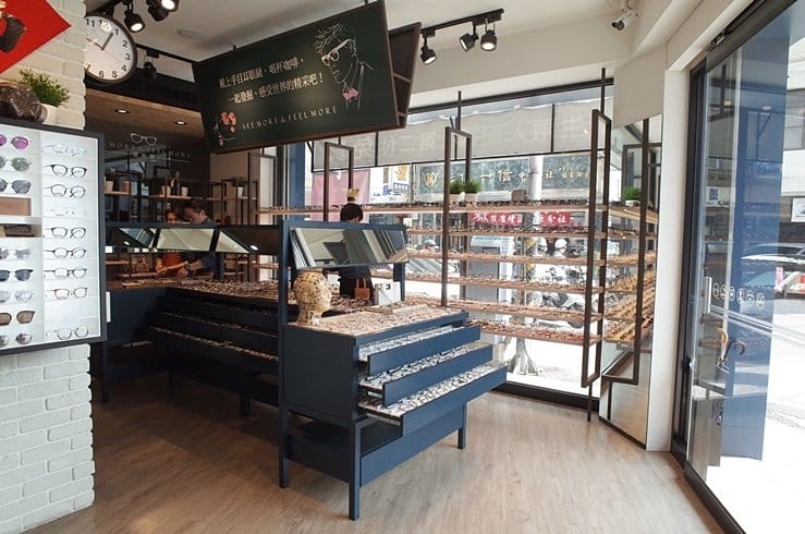 【美麗分享】彰化 SeeMore手目耳眼鏡，讓你看見生活的小美好堅持《溫暖人味的服務》以及《嚴謹精緻的眼鏡品質》