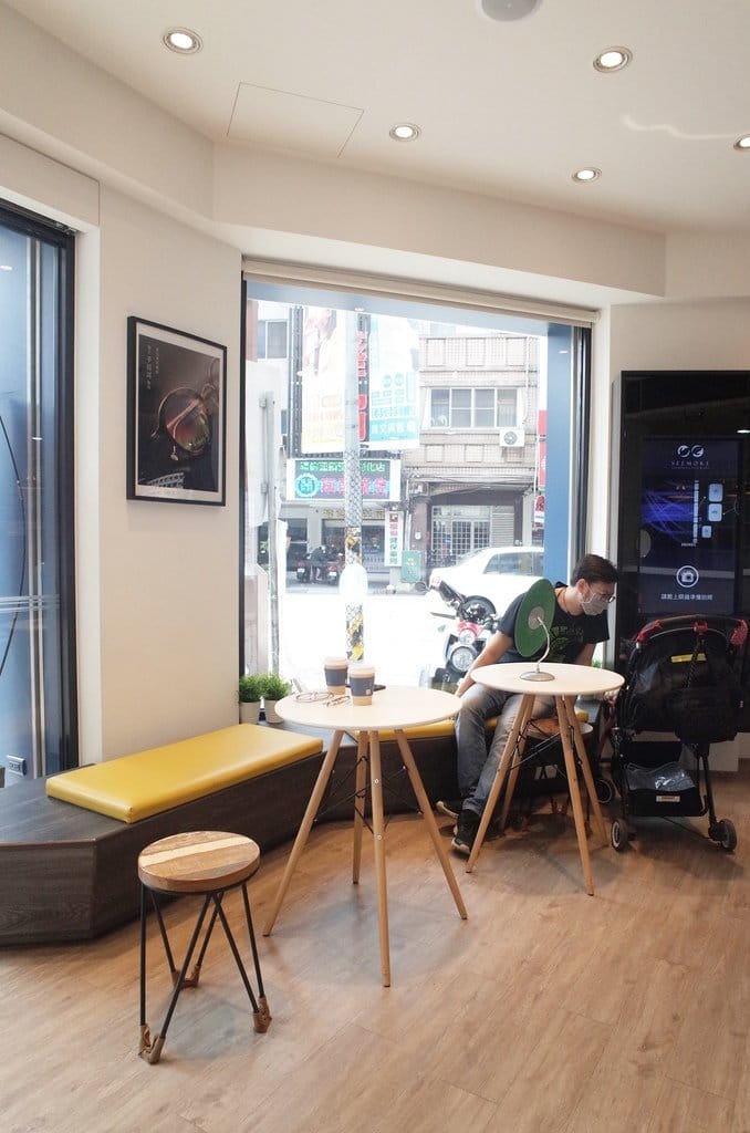 【美麗分享】彰化 SeeMore手目耳眼鏡，讓你看見生活的小美好堅持《溫暖人味的服務》以及《嚴謹精緻的眼鏡品質》