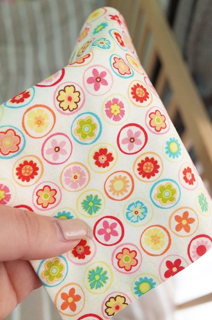 【育兒分享】5M+17D Q波手作收涎禮物，媽咪手工口水巾甜蜜育兒好物推薦